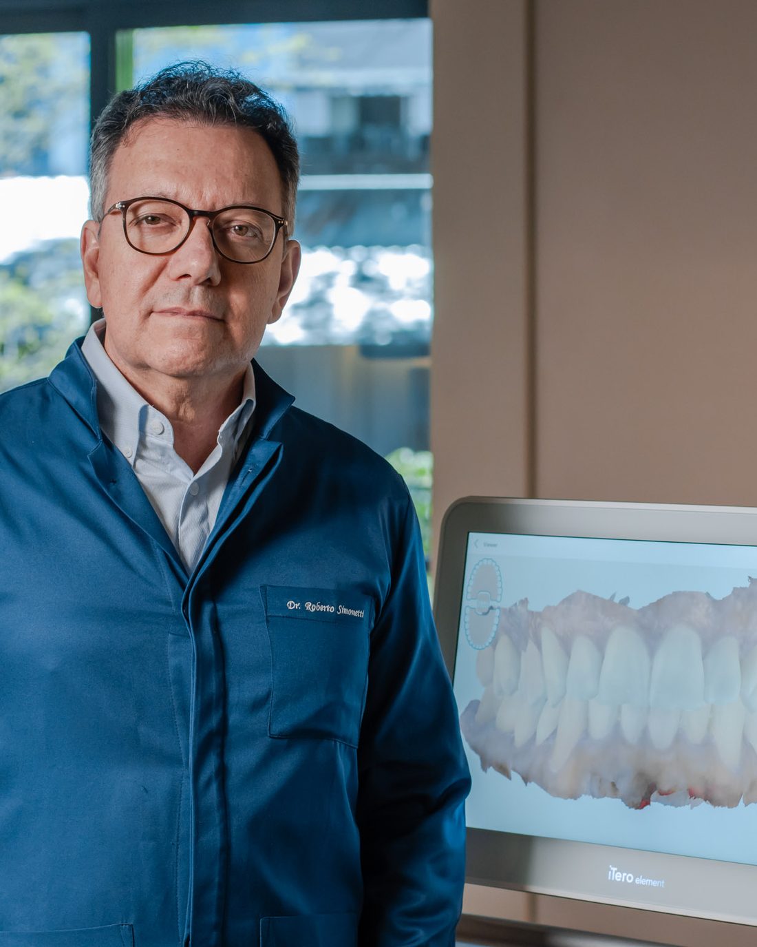Dr. Roberto Simonetti na clínica